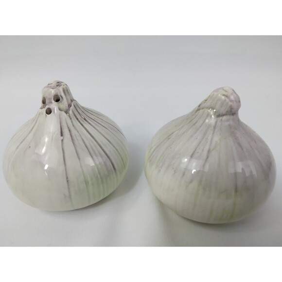 Onion Salt And Pepper Shakers Purple White Green 2 1/4" Tall - Picture 6 of 9